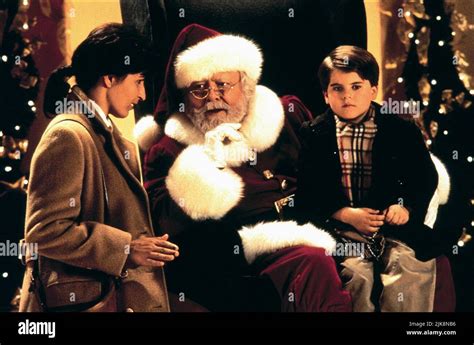 milagro en la calle 8|kris kringle christmas movie.